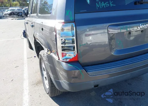 2017 Jeep Patriot Sport Fwd из США, поврежденный, VIN 1C4NJPBA2HD140962